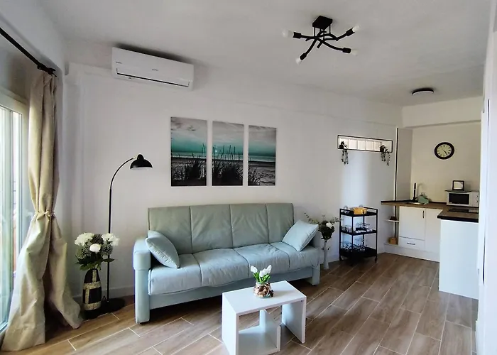 Amazing Front Sea View Studio. Marbella Centre
