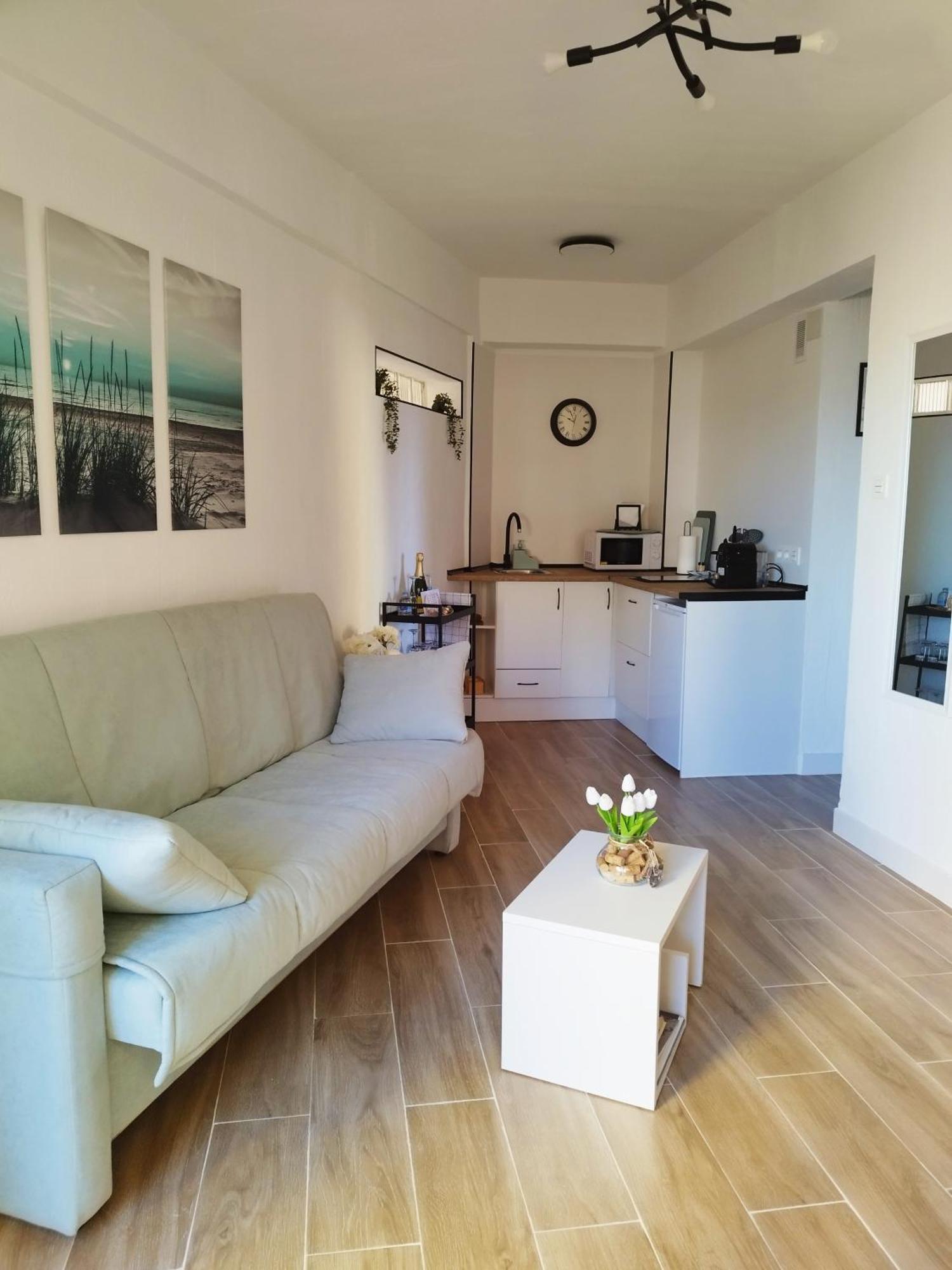 Amazing Front Sea View Studio. Centre