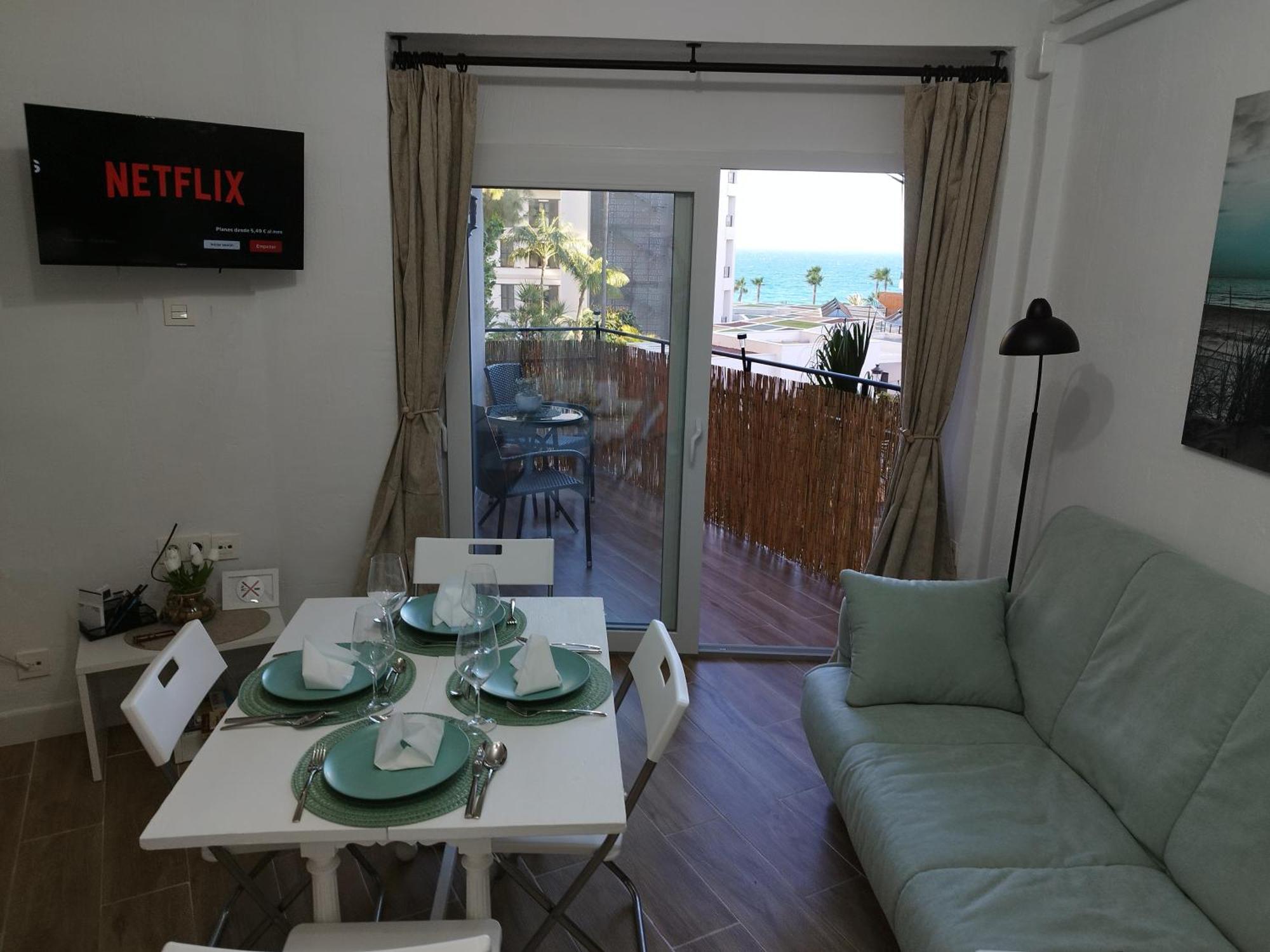 Amazing Front Sea View Studio. Centre Apartment